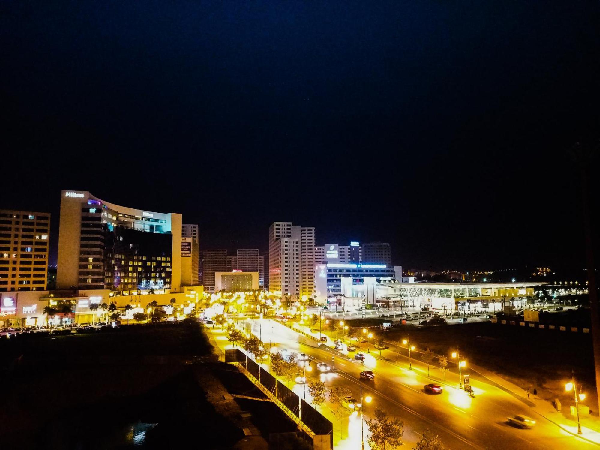 Amazing Appartement " Avec Climatisation " Au Centre Ville En Face Hilton & Gare Train De Tgv De Tanger 2N แทนเจียร์ ภายนอก รูปภาพ