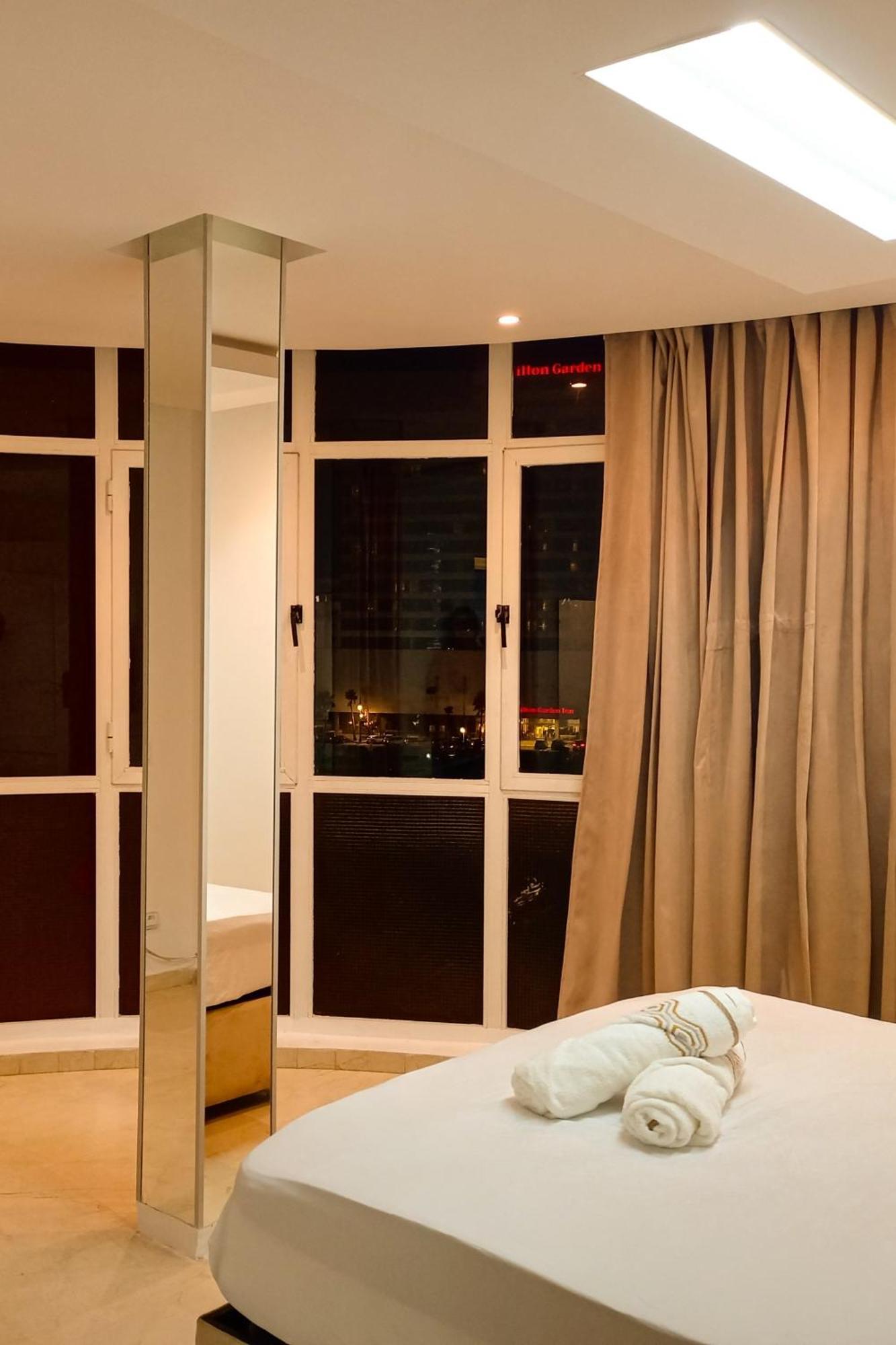 Amazing Appartement " Avec Climatisation " Au Centre Ville En Face Hilton & Gare Train De Tgv De Tanger 2N แทนเจียร์ ภายนอก รูปภาพ